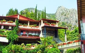 Haus Almopia - Lutra Pozar